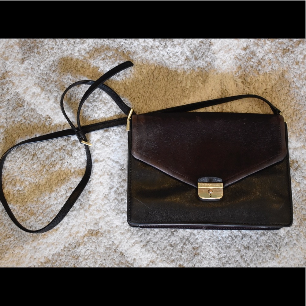 Woman’s Kate Spade crossbody bag